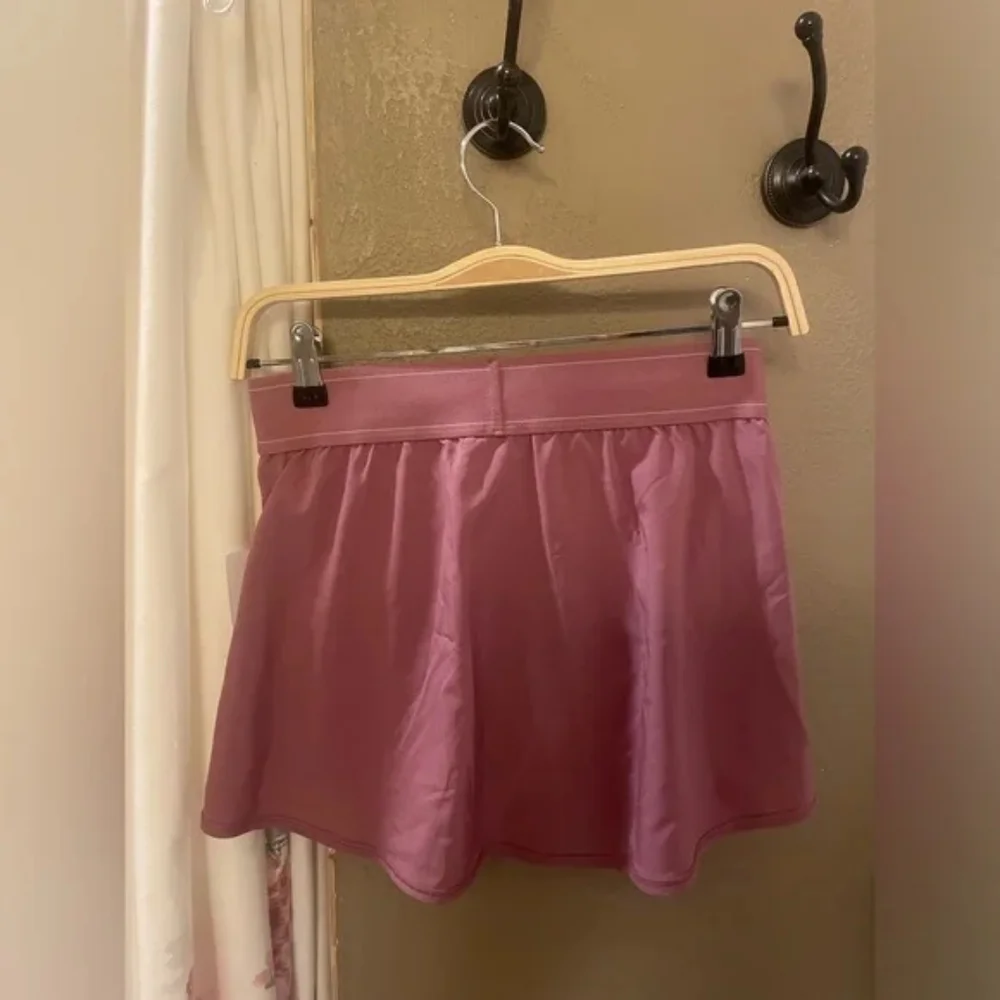 ALO YOGA Match Point Tennis Skirt Colors: Soft Mulberry Small NWT